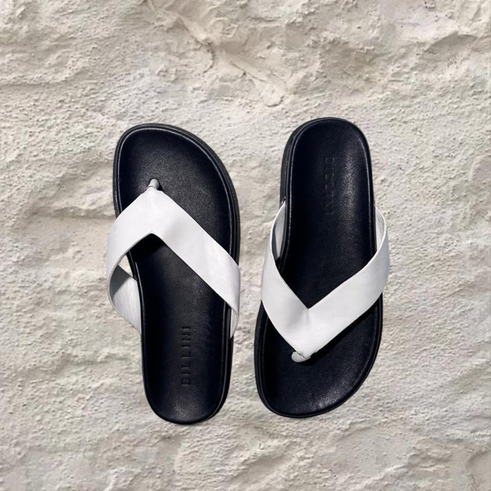 Flip flops - Picture 3 of 5
